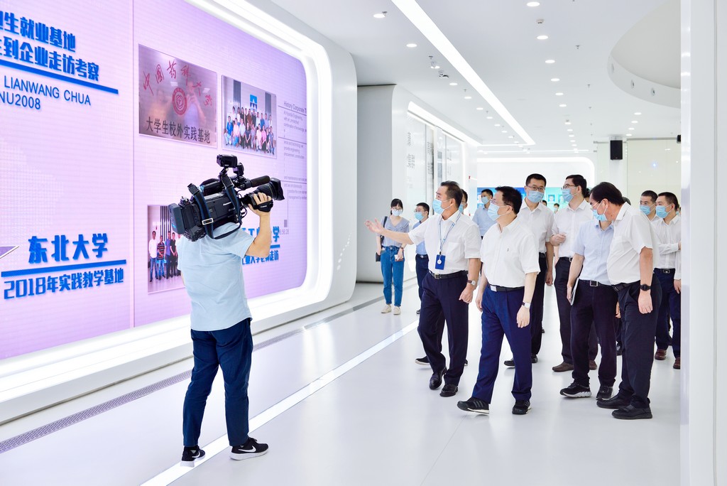 16293398636391278Iqi.jpg 展廳參觀3.jpg